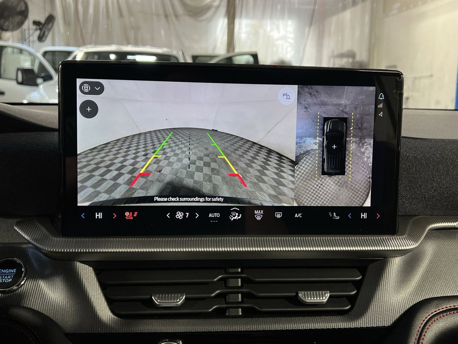 Used 2025 Ford Explorer ST image 18