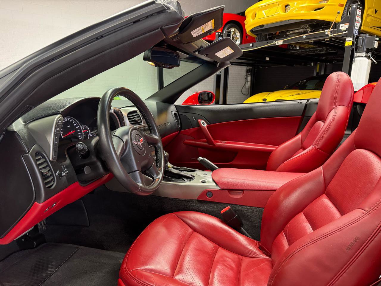 Used 2005 Chevrolet Corvette Convertible w/ Preferred Equipment Group image 39