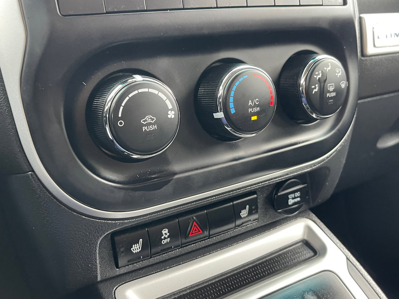 Used 2016 Jeep Compass Latitude image 17