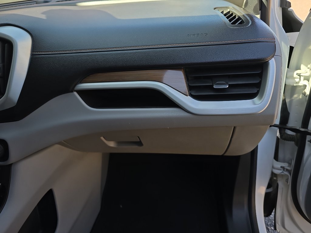 Used 2020 GMC Terrain SLE image 22