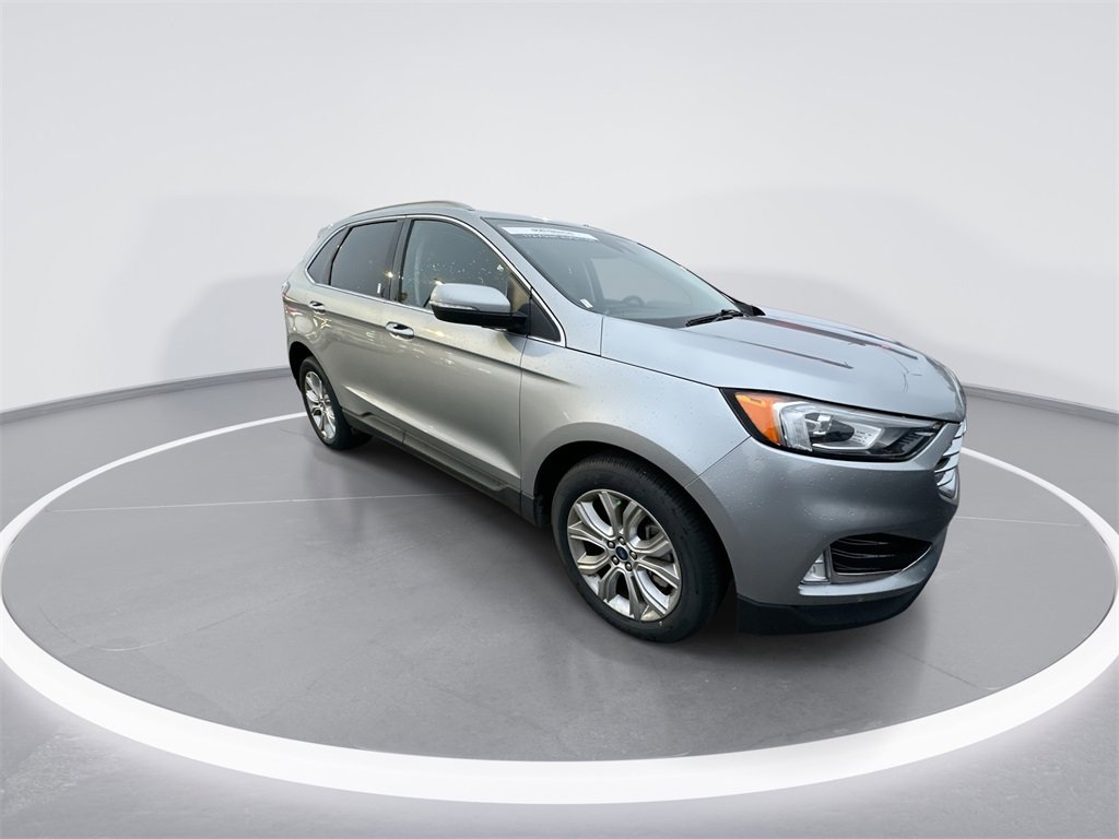Used 2021 Ford Edge Titanium image 2