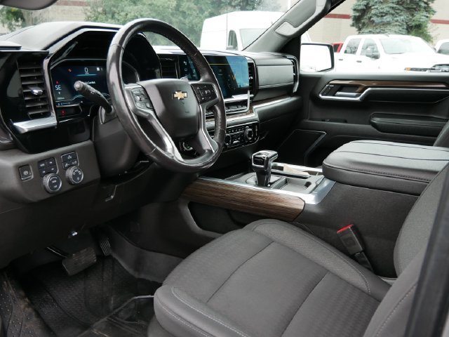 Used 2023 Chevrolet Silverado 1500 LT w/ Z71 Off-Road Package AWD/4WD image 13