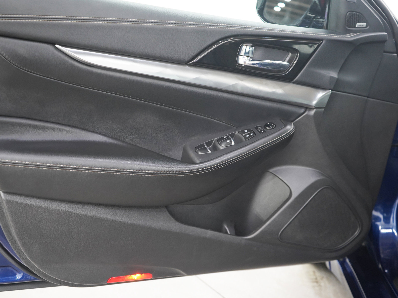 Used 2023 Nissan Maxima SL FWD image 17