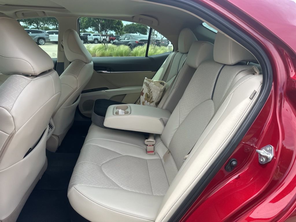 Used 2021 Toyota Camry XLE w/ Navigation Upgrade Package FWD image 6