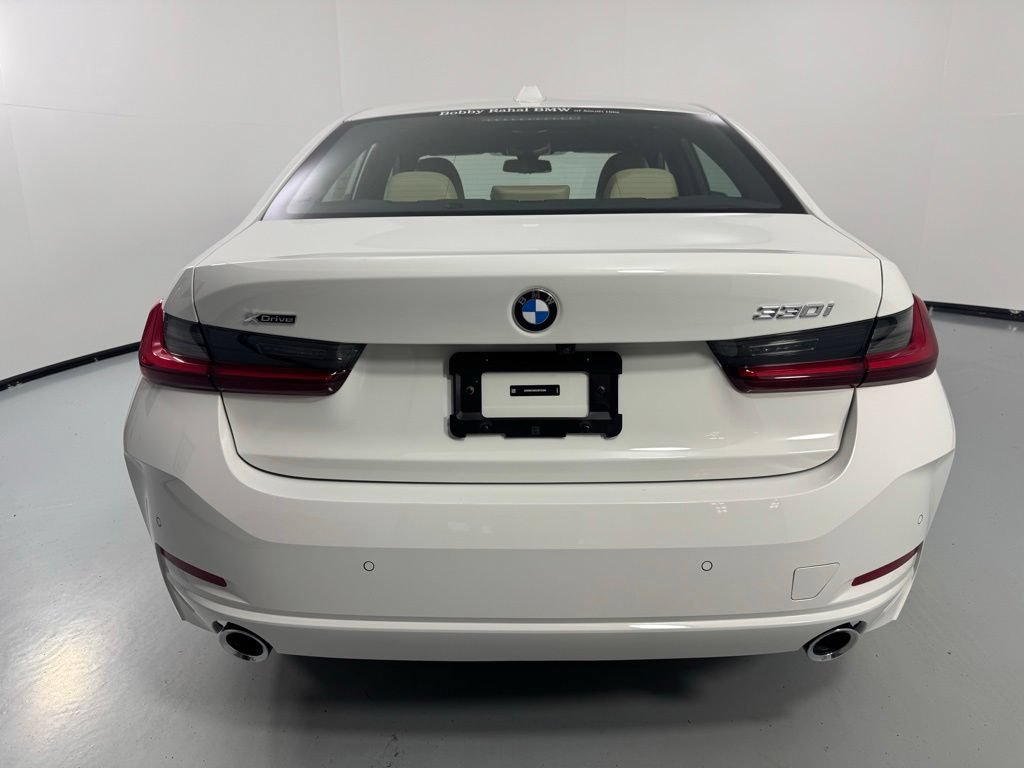 Certified 2025 BMW 330i xDrive Sedan w/ Convenience Package AWD/4WD image 7