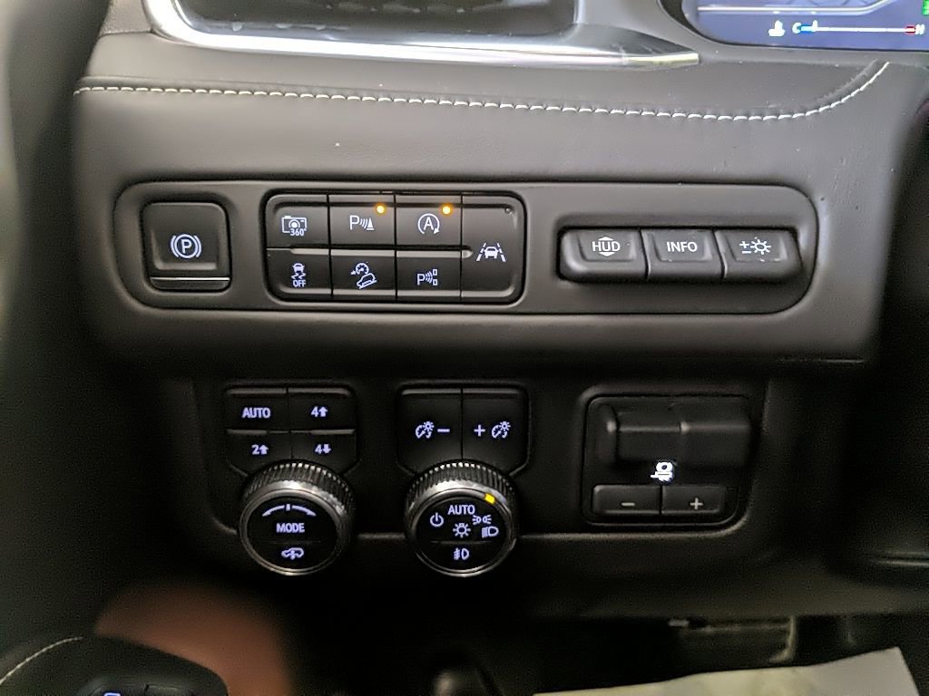 Used 2023 GMC Yukon Denali Ultimate image 30