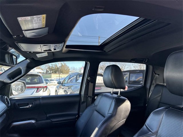 Used 2019 Toyota Tacoma Limited image 12