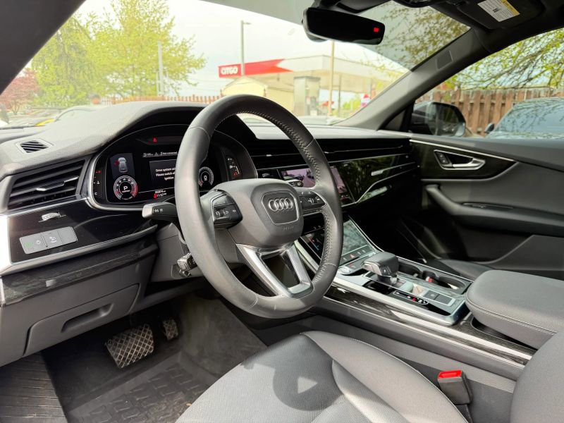 Used 2019 Audi Q8 Premium Plus w/ Premium Plus AWD/4WD image 14