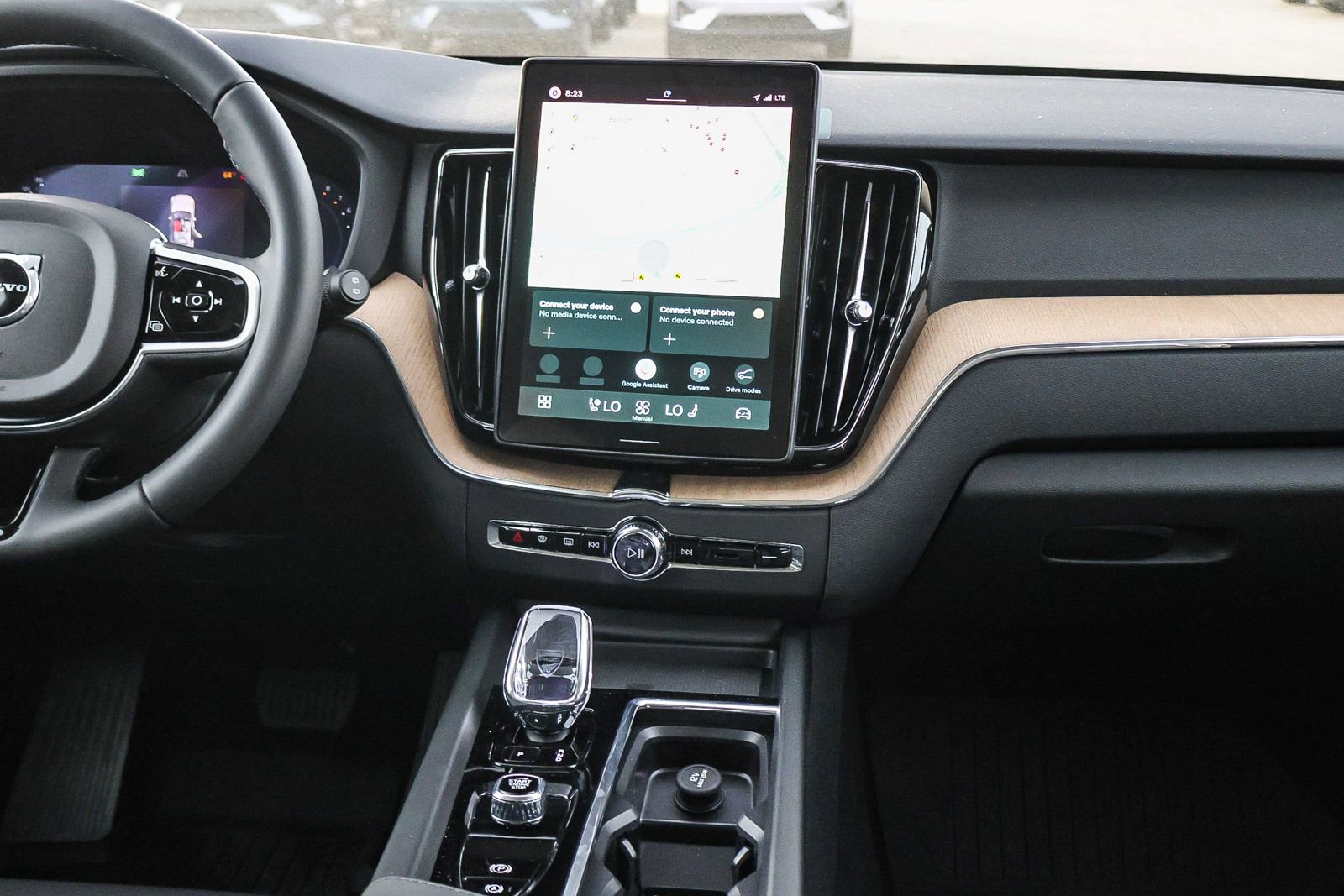 New 2026 Volvo XC60 B5 Plus w/ Climate Package image 21