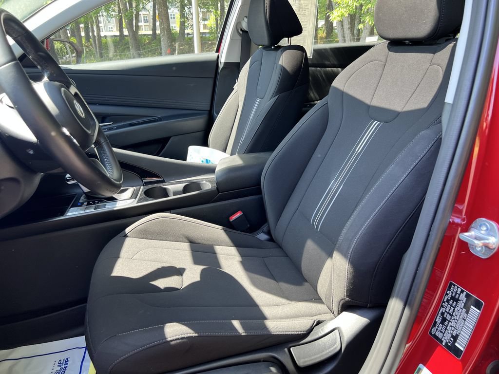 Used 2025 Hyundai Elantra SEL FWD image 15