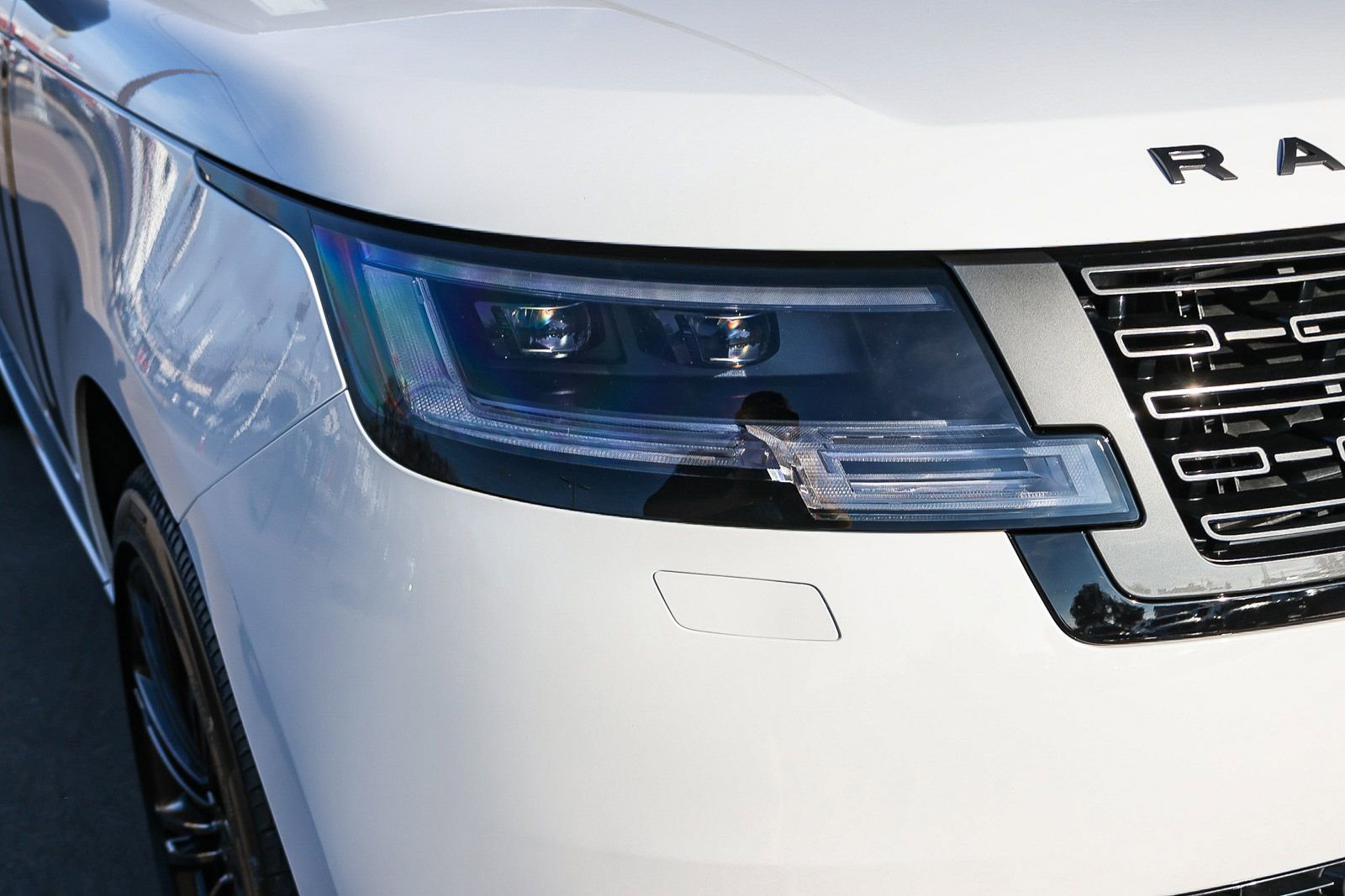 New 2026 Land Rover Range Rover SE image 15