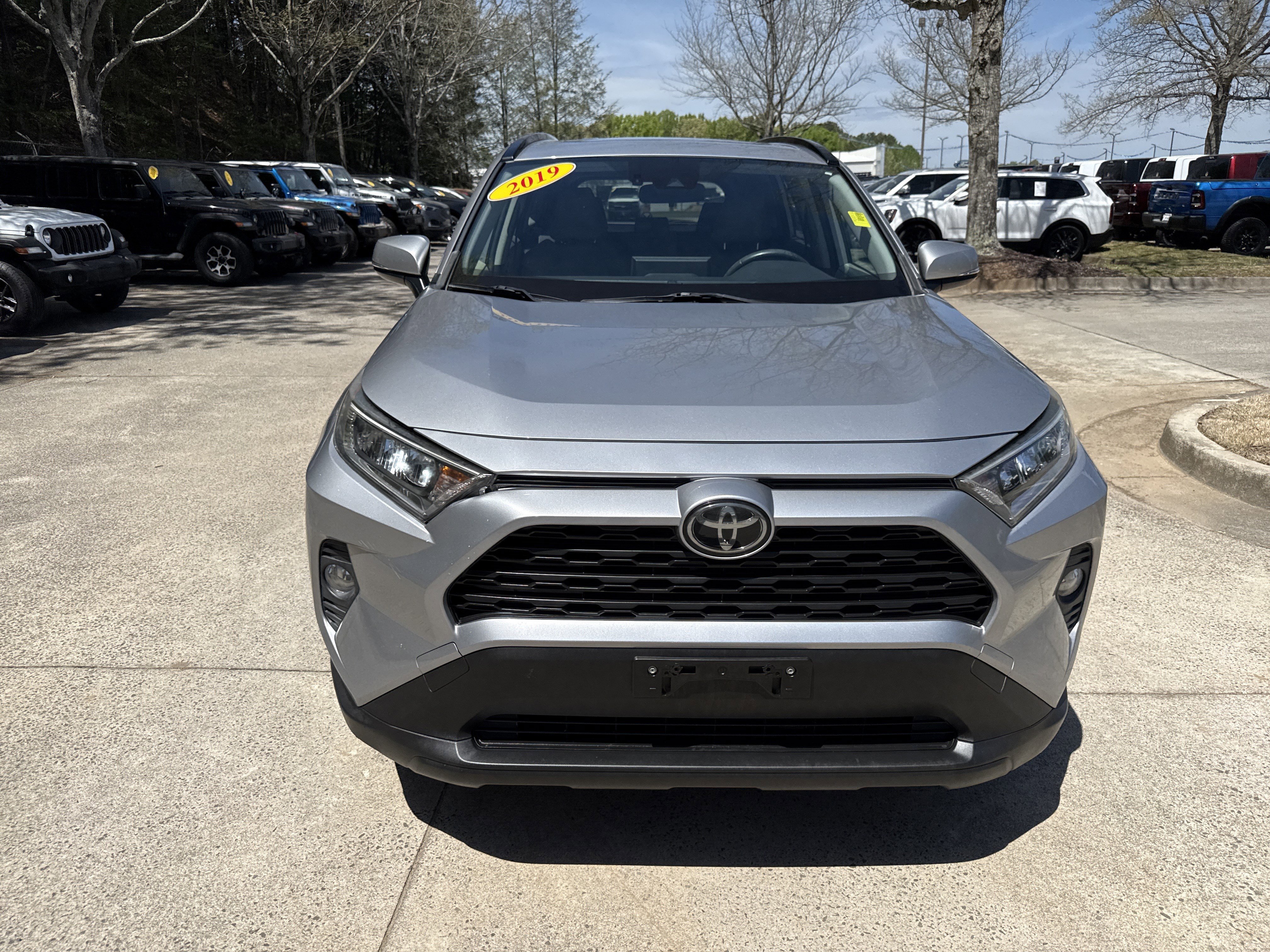 Used 2019 Toyota RAV4 XLE Premium w/ Cold Weather Package AWD/4WD video 2