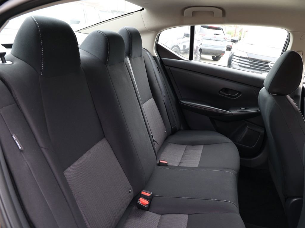 Used 2025 Nissan Sentra SV image 17