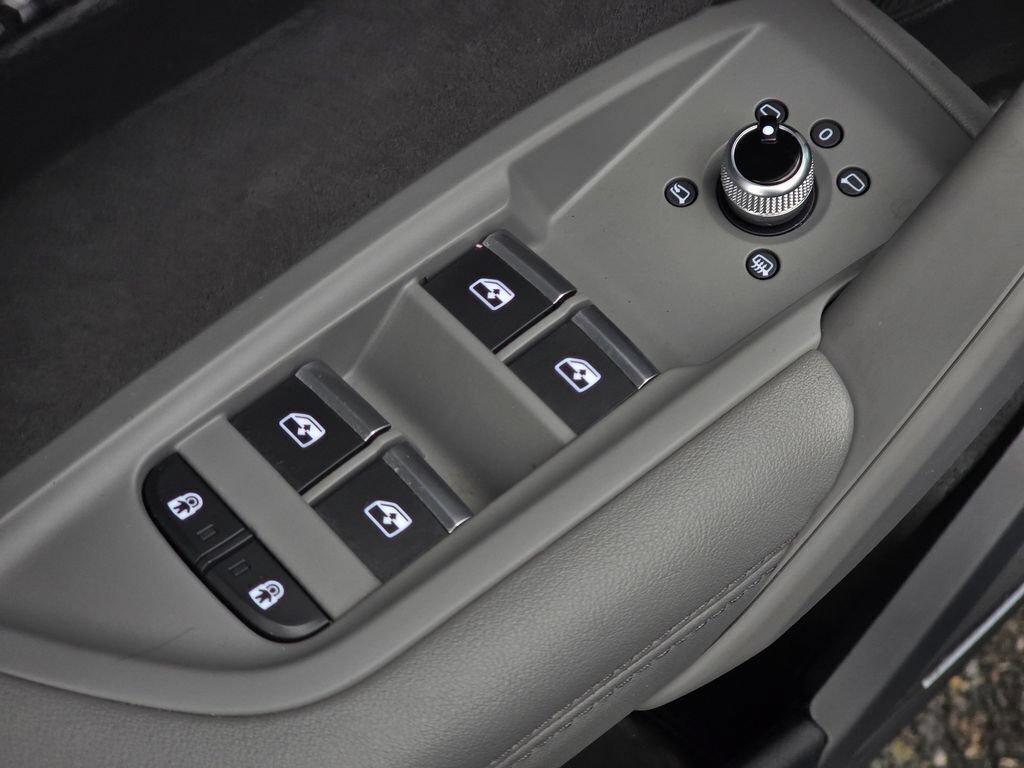 Used 2023 Audi SQ5 Prestige AWD/4WD image 22