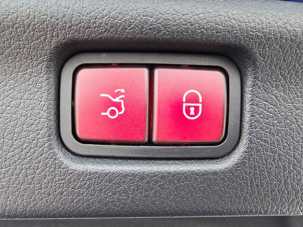 Used 2022 Mercedes-Benz C 300 4MATIC Sedan image 19