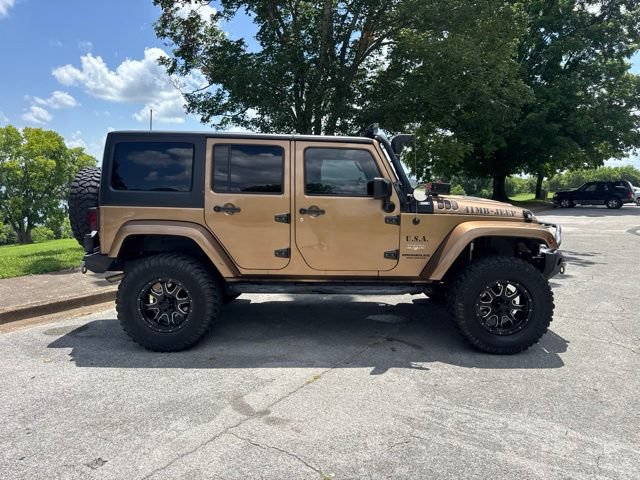 Used 2015 Jeep Wrangler Unlimited Sahara AWD/4WD image 9
