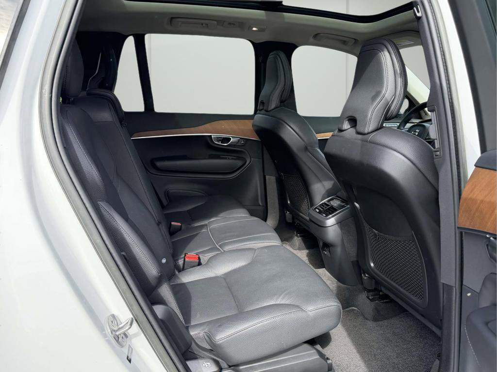Used 2023 Volvo XC90 B5 Plus AWD/4WD image 12