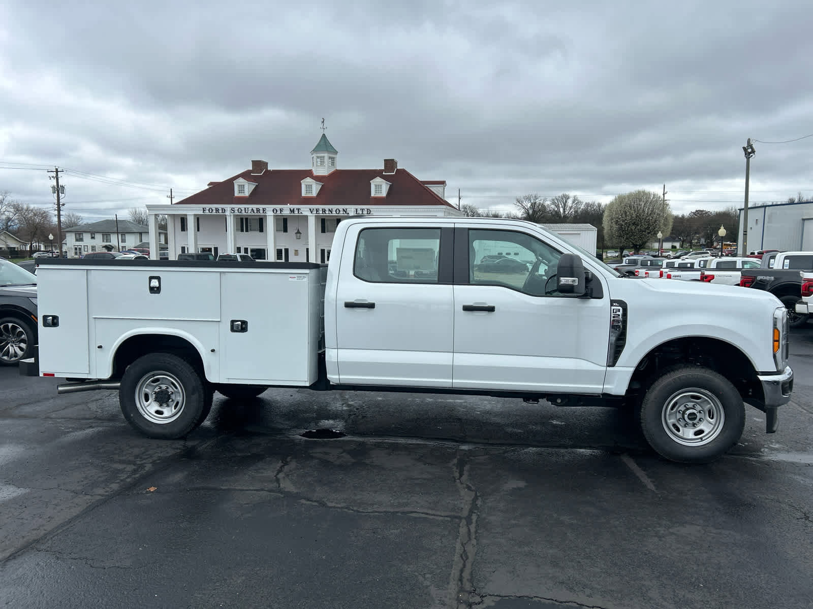 New 2026 Ford F250 XL w/ XL Chrome Package image 2