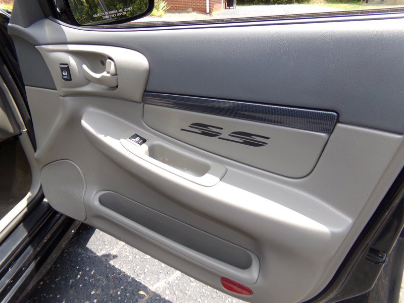 Used 2004 Chevrolet Impala SS w/ Preferred Equipment Group FWD image 49
