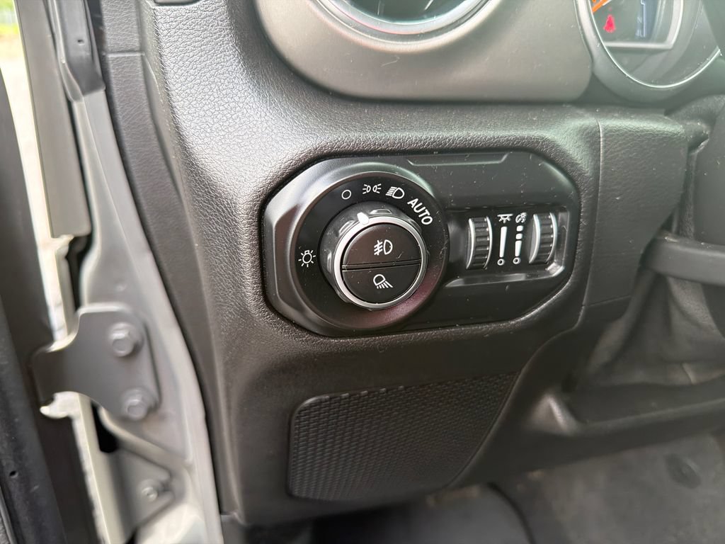 Used 2021 Jeep Gladiator Overland AWD/4WD image 25