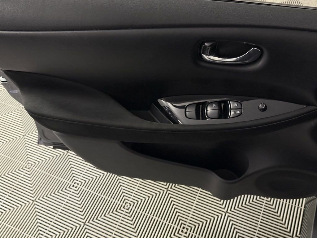 Used 2025 Nissan Leaf SV Plus image 25