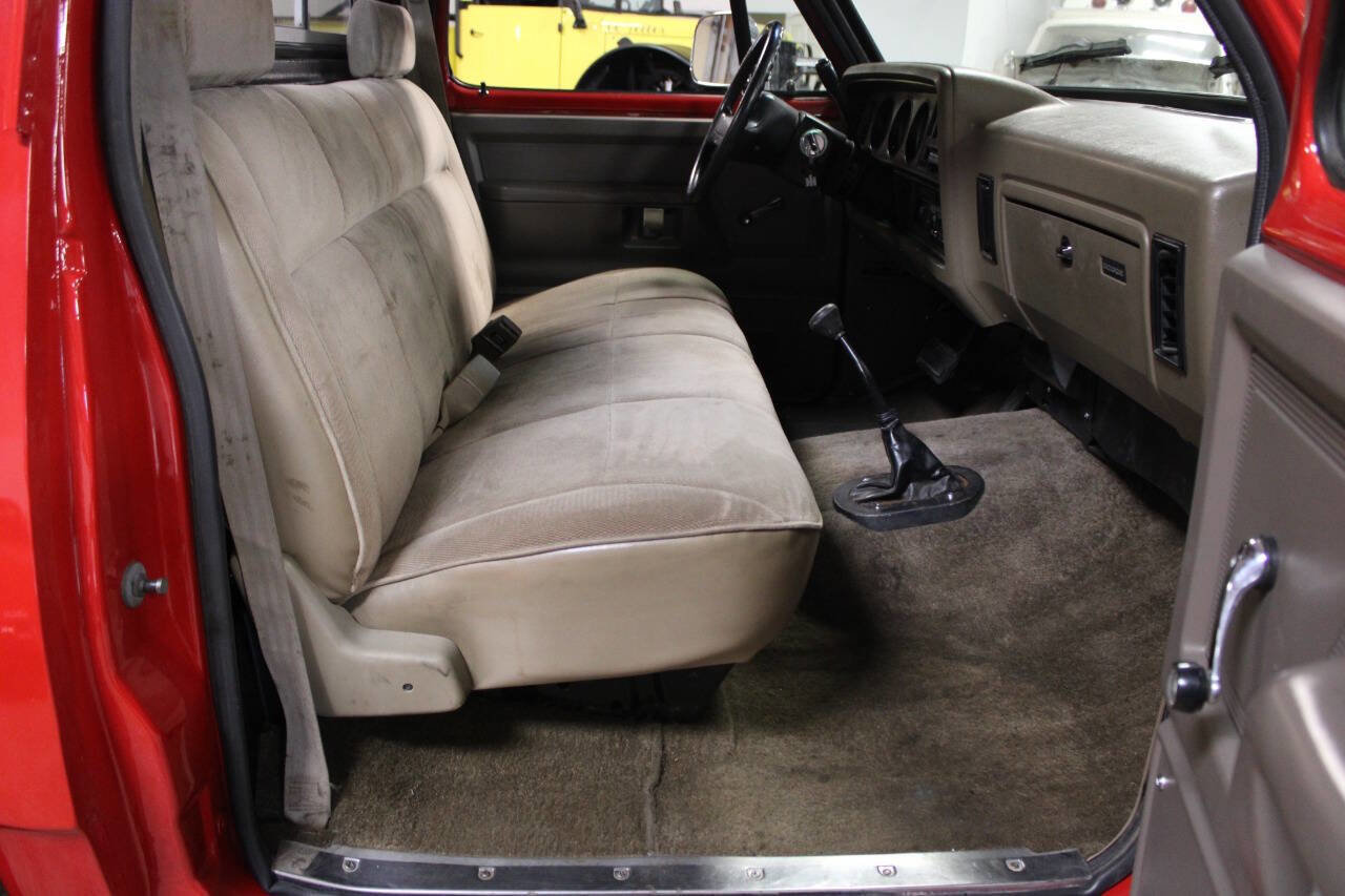 Used 1993 Dodge D/W Truck 250 image 25