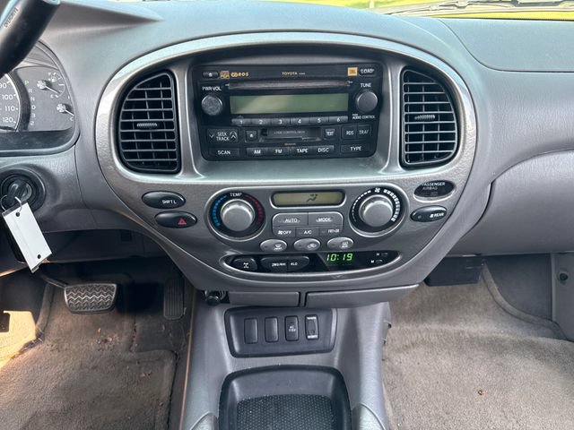 Used 2005 Toyota Sequoia Limited AWD/4WD image 29