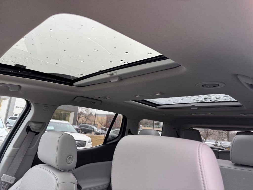 Used 2022 GMC Acadia SLT w/ Technology Package image 7