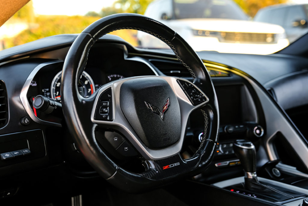 Used 2015 Chevrolet Corvette Z06 w/ 2LZ Preferred Equipment Group RWD image 16