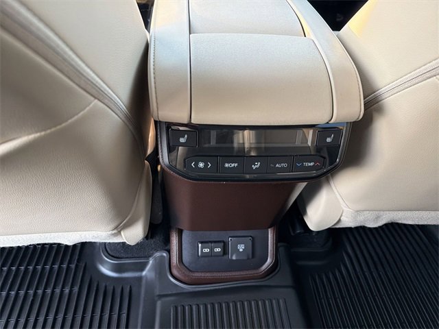 Certified 2022 Toyota Highlander Platinum image 23
