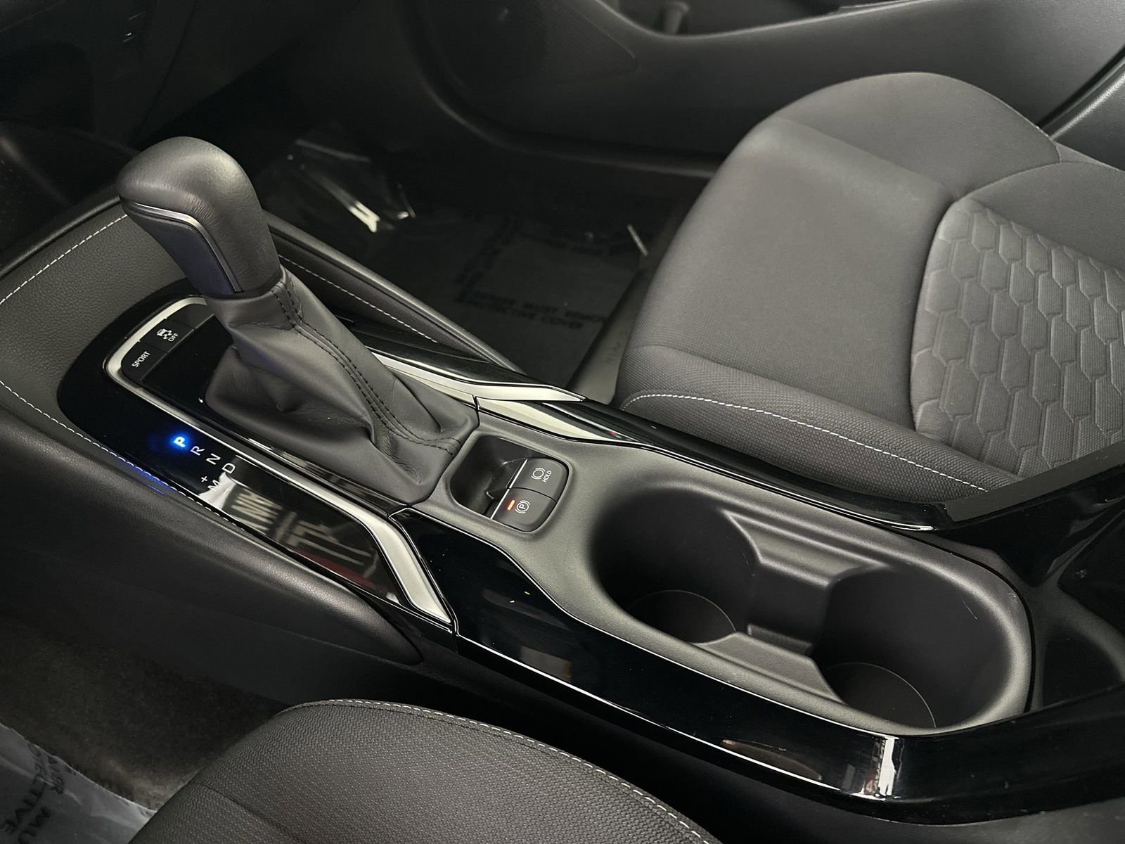 Used 2022 Toyota Corolla SE w/ SE Preferred Package image 21