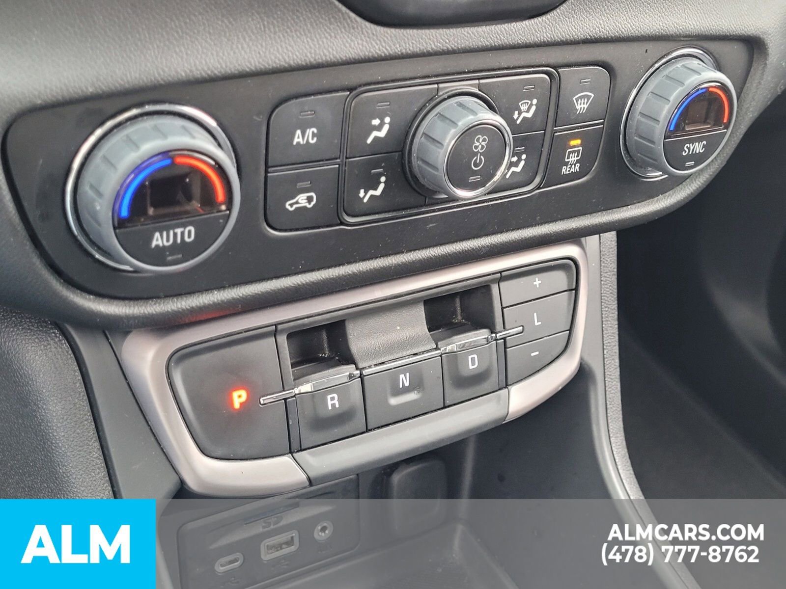 Used 2024 GMC Terrain AT4 image 23