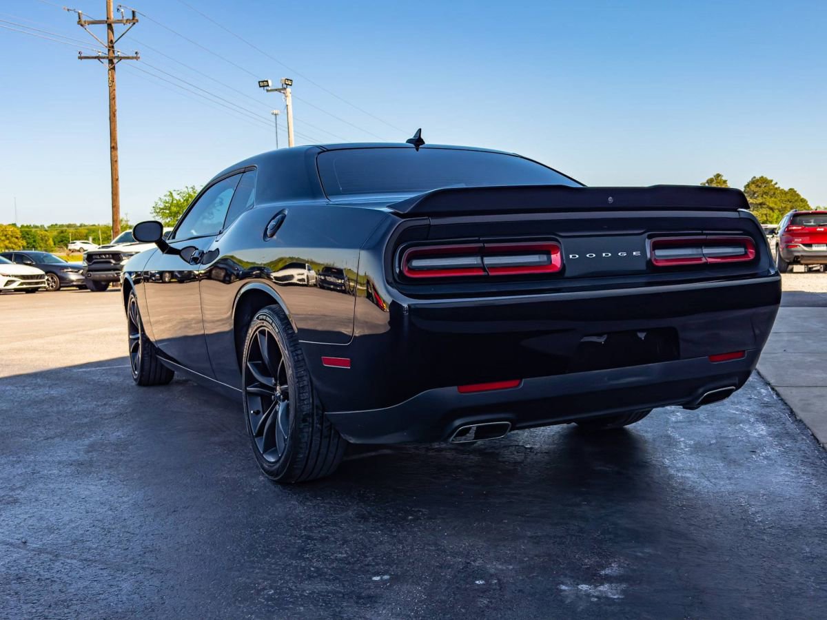 Used 2017 Dodge Challenger SXT w/ Blacktop Package RWD image 3