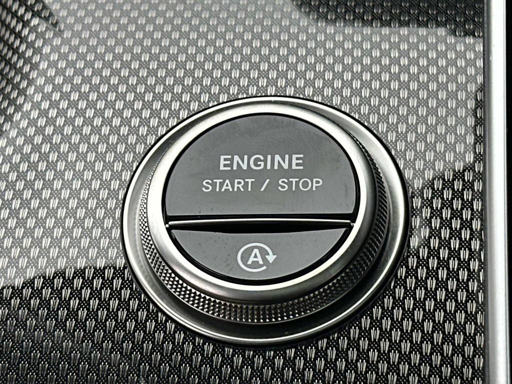 Used 2025 Mercedes-Benz CLE 300 4MATIC Coupe image 22