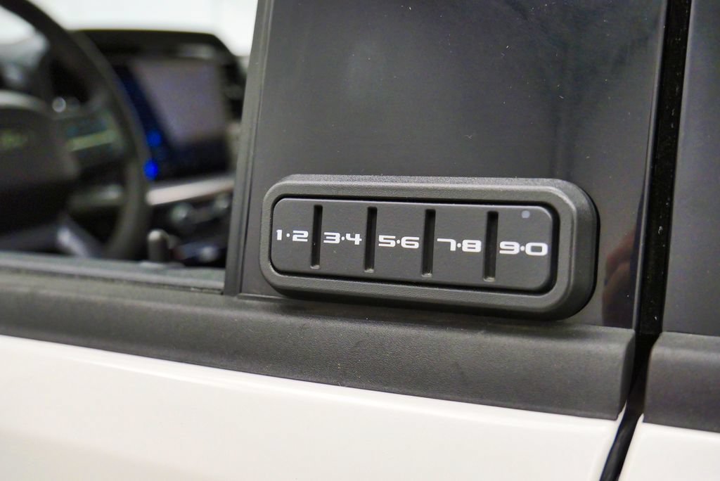 Used 2025 Ford F150 Lariat AWD/4WD image 15