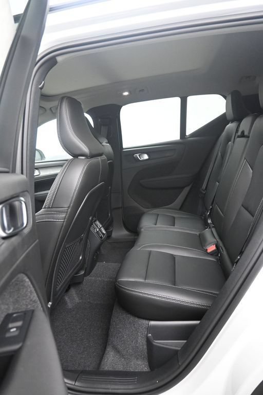 New 2026 Volvo XC40 B5 Plus w/ Climate Package AWD/4WD image 12