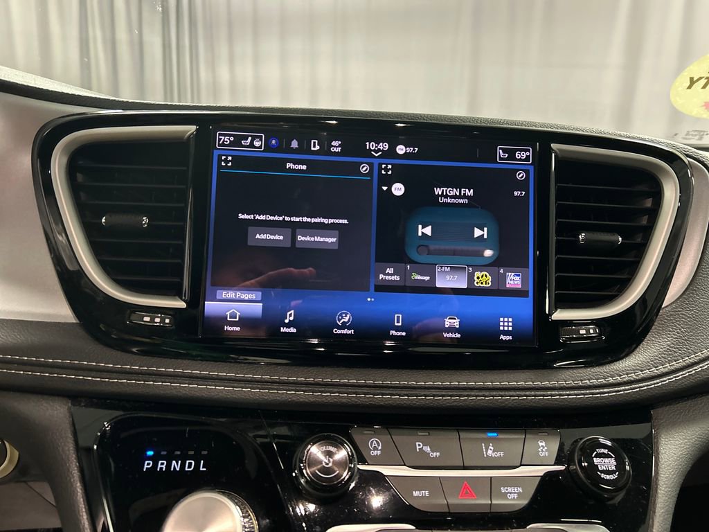 Used 2024 Chrysler Pacifica Touring FWD image 17