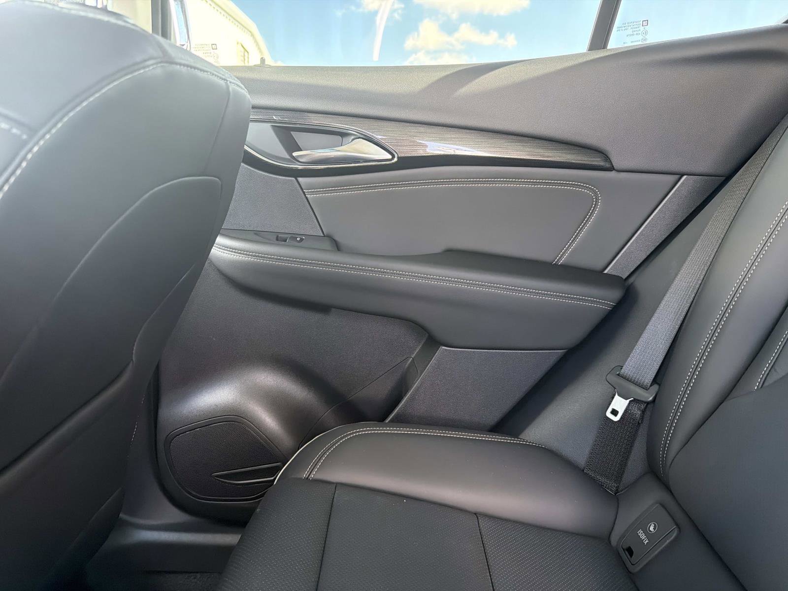 Used 2023 Buick Envision Essence image 14