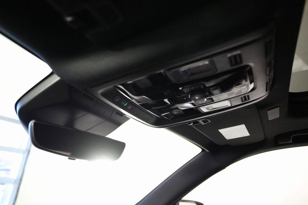 Used 2026 Cadillac Escalade ESV Sport w/ Touring Package image 39