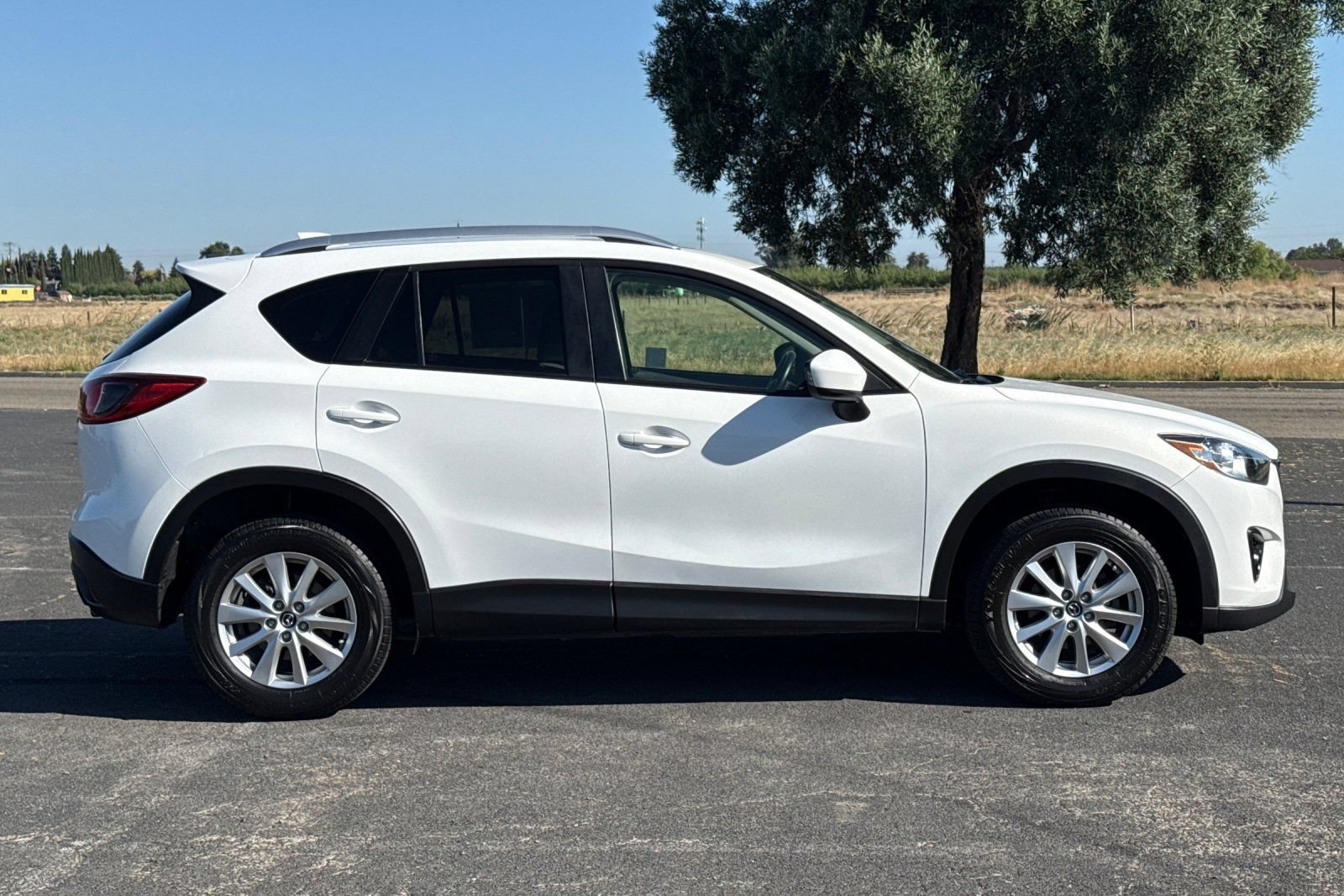 Used 2014 MAZDA CX-5 Touring w/ Touring Technology Package FWD image 3