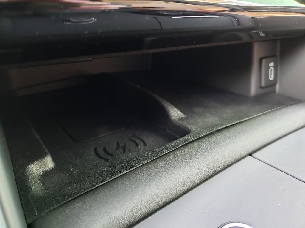 New 2026 Land Rover Discovery Limited Edition image 19