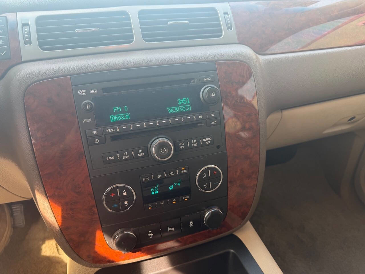 Used 2014 Chevrolet Tahoe LT w/ All-Star Edition AWD/4WD image 16