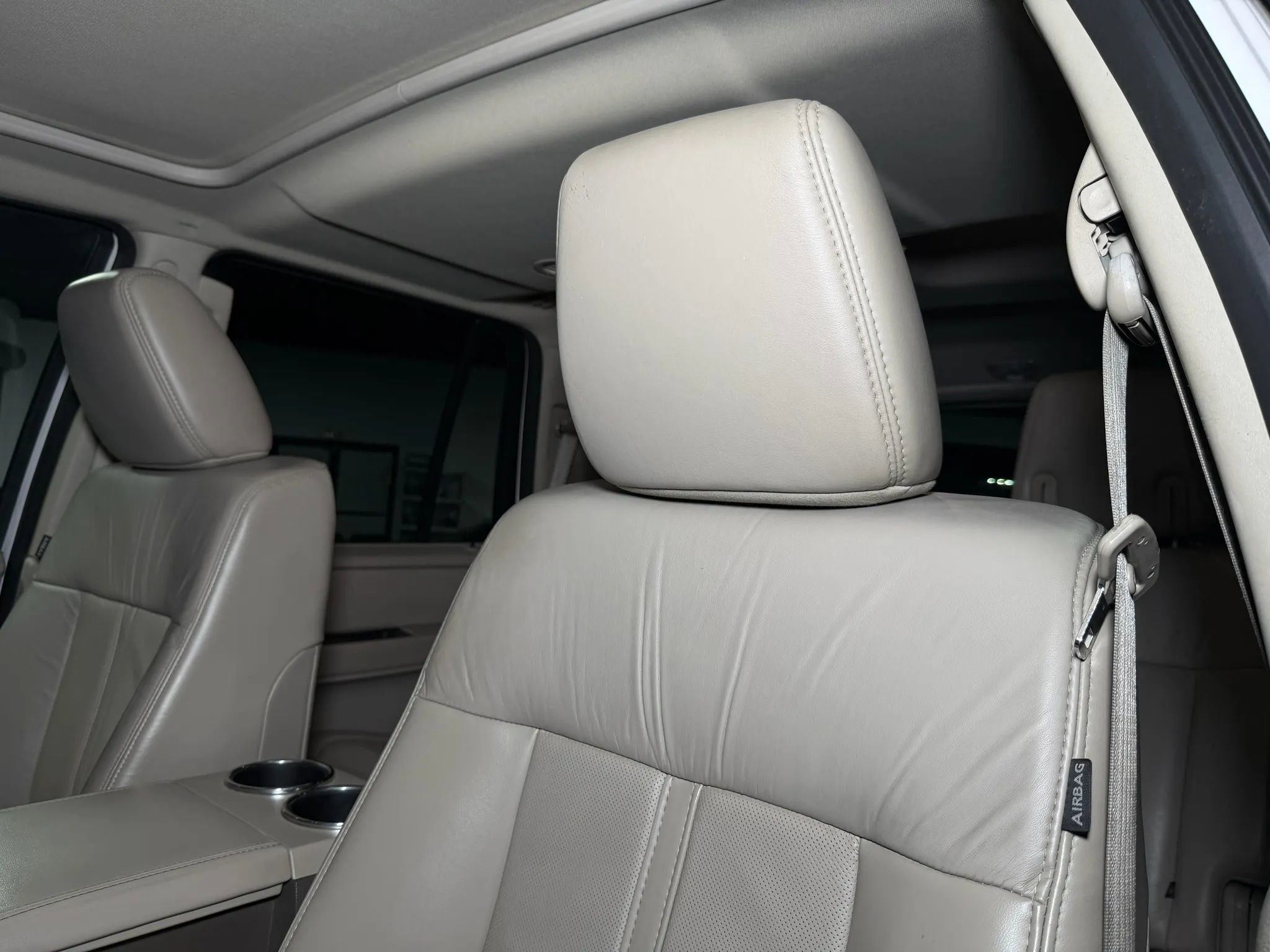 Used 2017 Lincoln Navigator Select RWD image 12