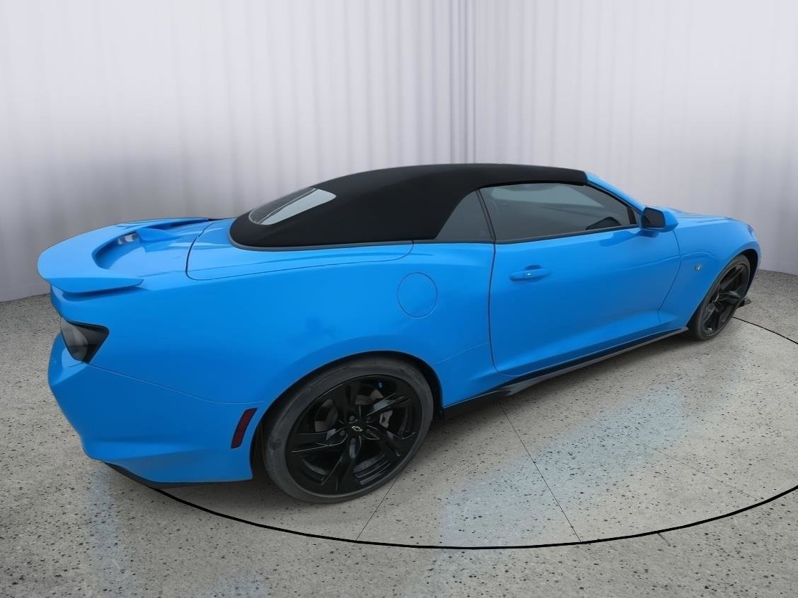 Used 2023 Chevrolet Camaro LT RWD image 2