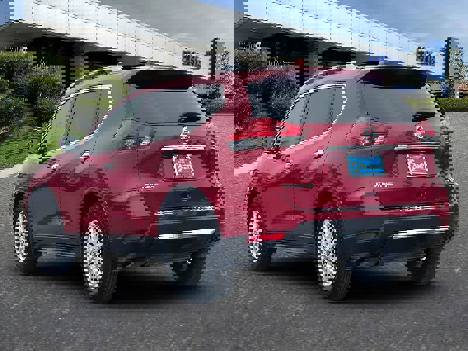 Used 2017 Nissan Rogue SV image 7