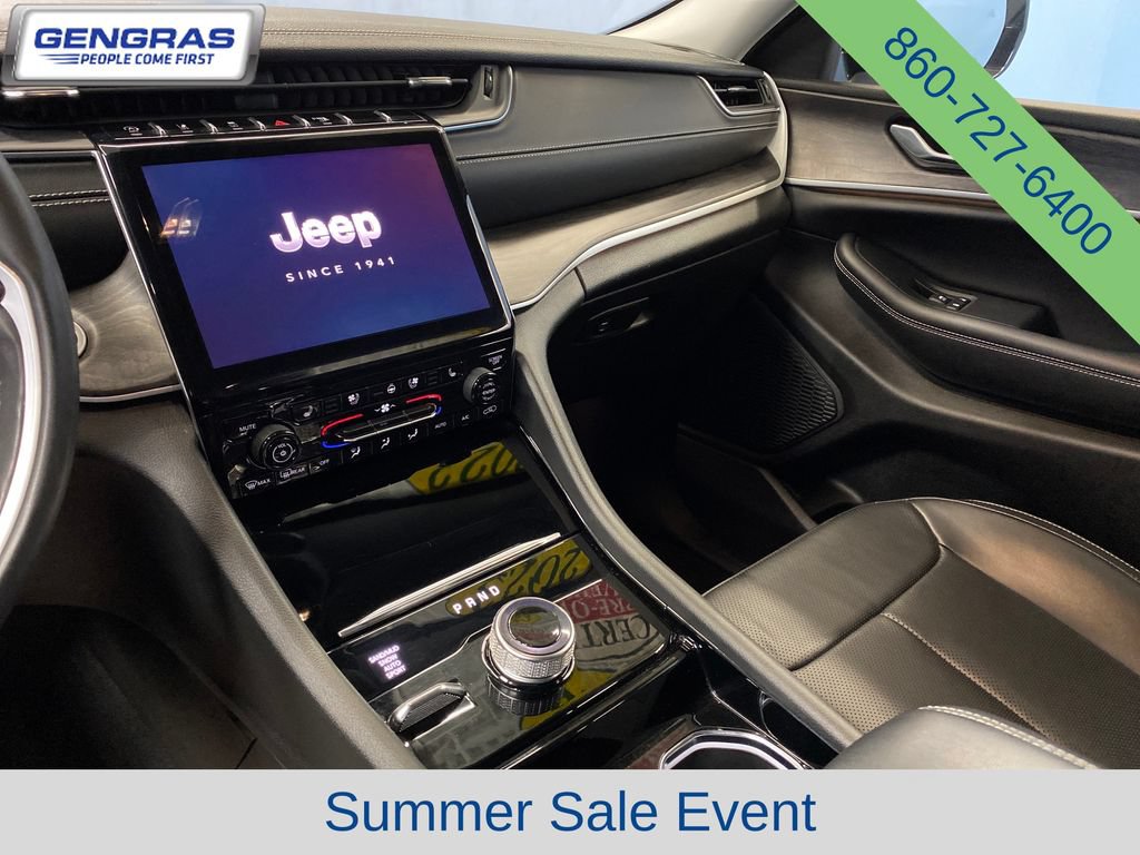 Used 2023 Jeep Grand Cherokee Limited w/ Luxury Tech Group II AWD/4WD image 15