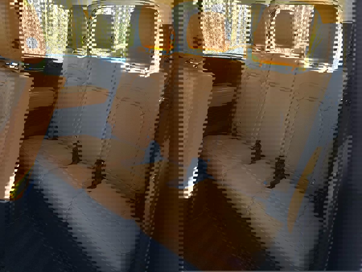 Used 2023 Land Rover Defender 130 S image 18