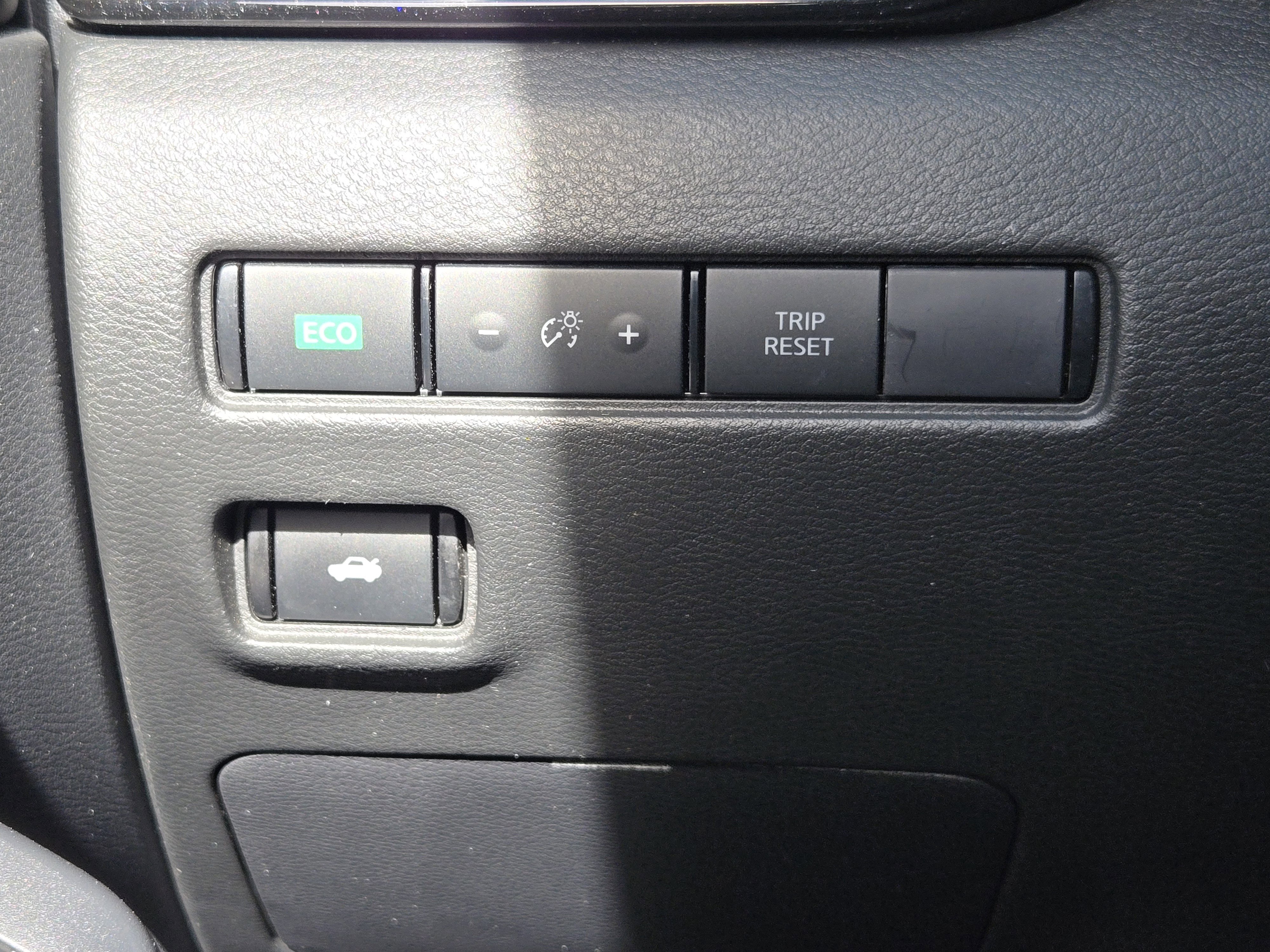 Used 2024 Nissan Sentra SV image 25