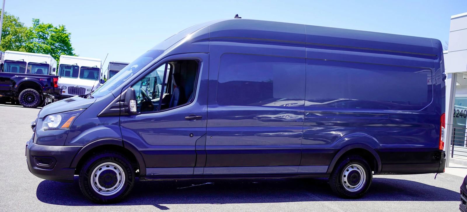 Used 2020 Ford Transit 250 148 High Roof Extended RWD image 3