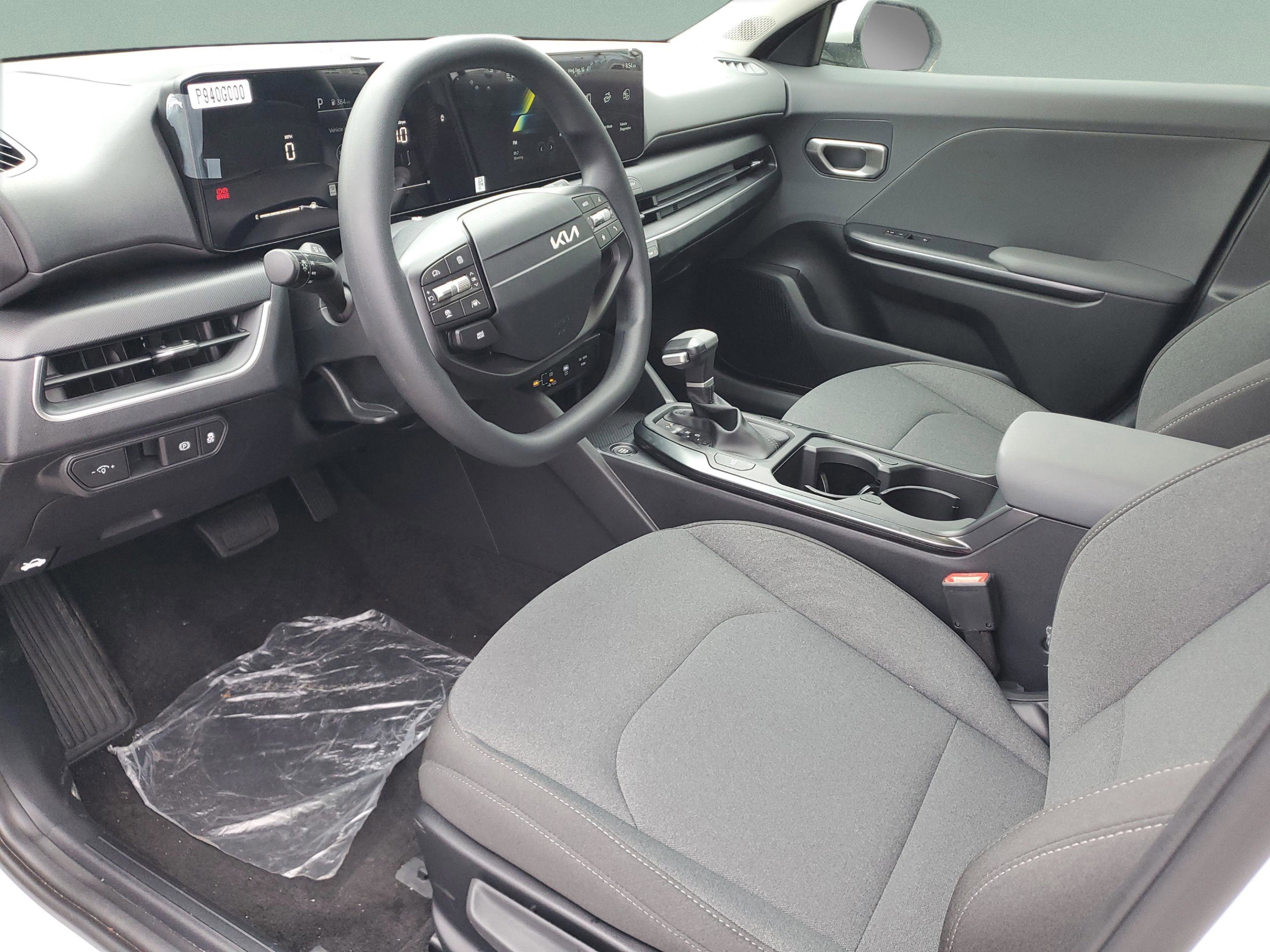 New 2025 Kia K4 LXS image 19